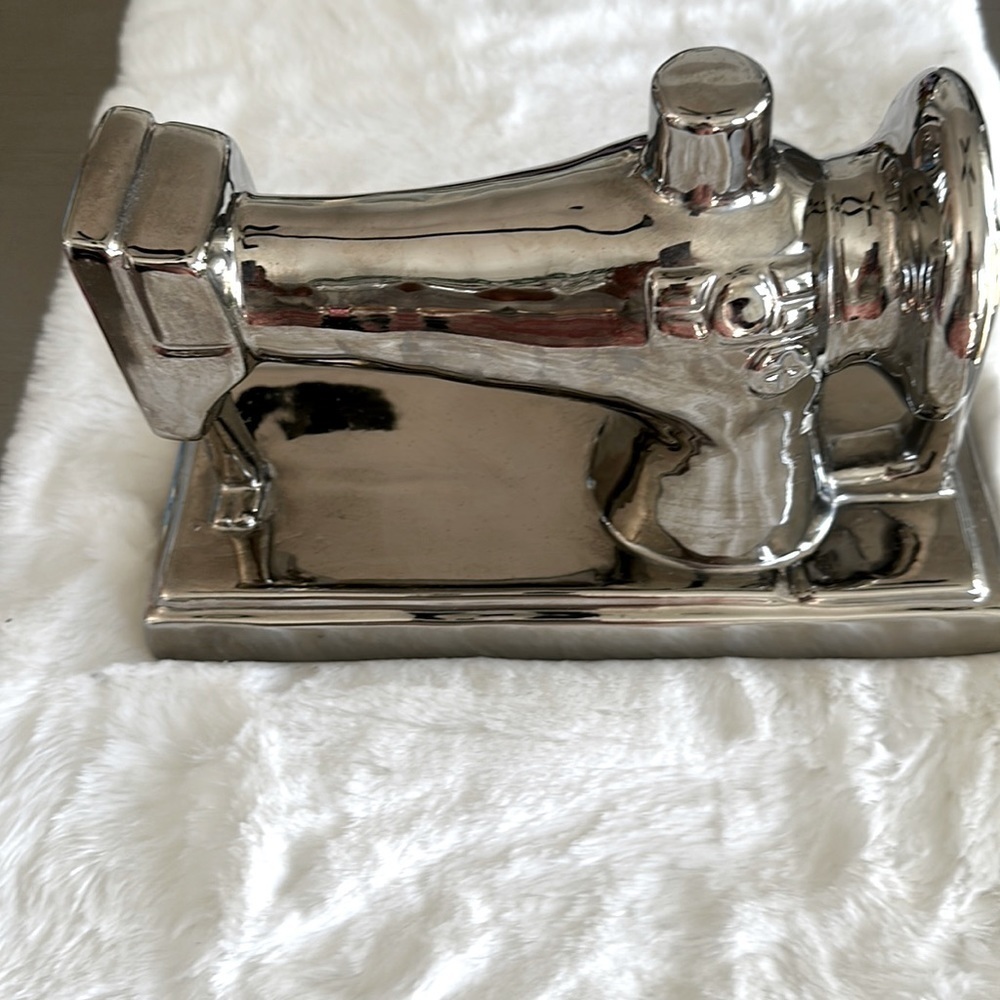 CERAMIC- Chrome tone Sewing Machine.  EUC.  Great for hobbyists.